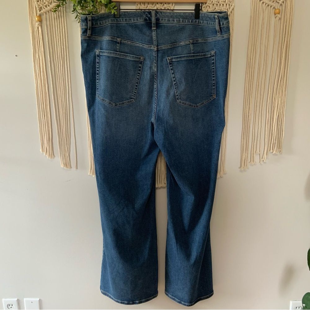 LANE BRYANT Fit Genius High Rise Boot Jeans Medium Wash Magic Waistband 26/28 - Picture 3 of 14